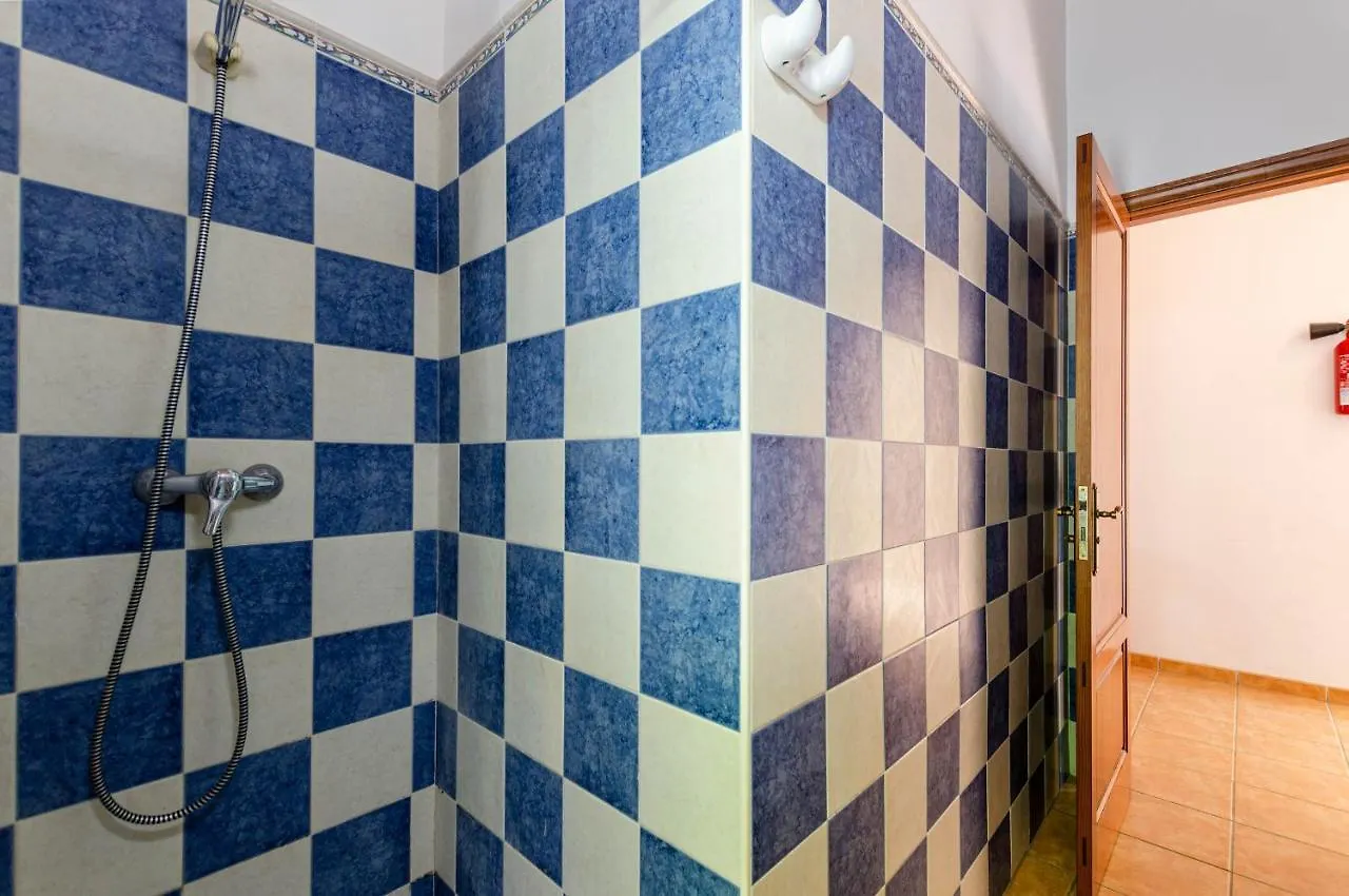 Yourhouse Ermita Villa Inca 0*,